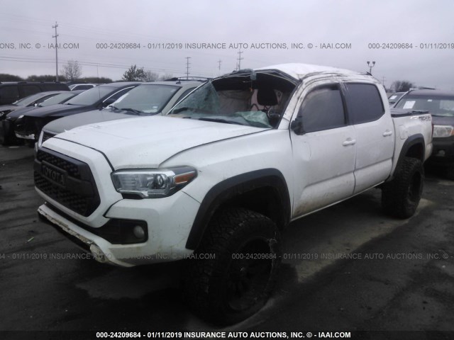 5TFCZ5AN6HX085570 - 2017 TOYOTA TACOMA DBL CAB/SR/TRDSPT/OR/PRO WHITE photo 2