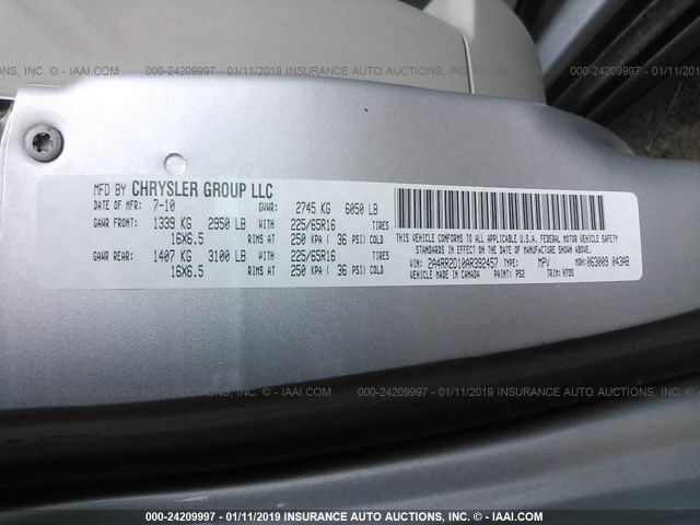 2A4RR2D10AR392457 - 2010 CHRYSLER TOWN & COUNTRY LX SILVER photo 9