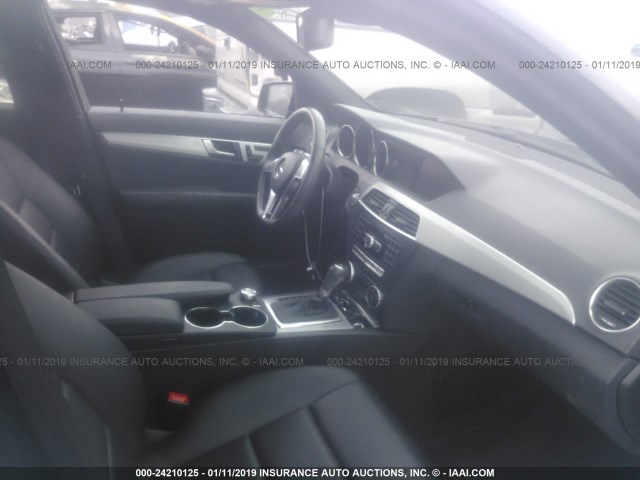 WDDGF4HBXDA859712 - 2013 MERCEDES-BENZ C 250 BLACK photo 5