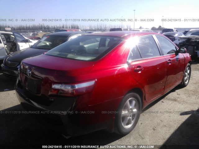 4T1BK46KX8U072634 - 2008 TOYOTA CAMRY LE/XLE/SE RED photo 4