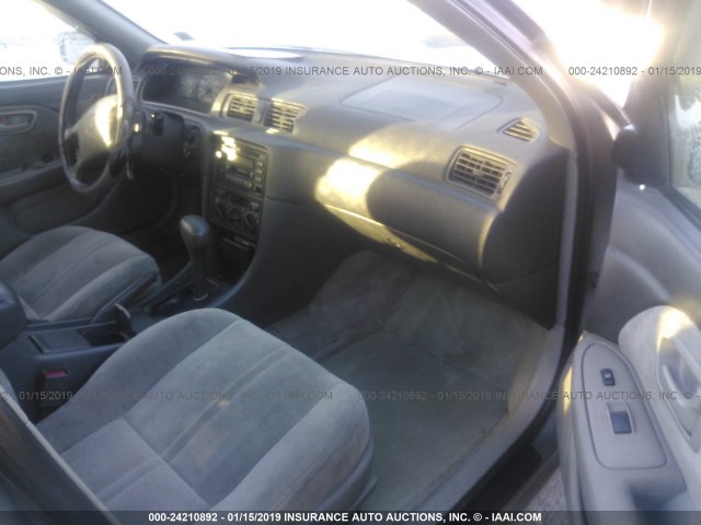 JT2BF22K3X0146994 - 1999 TOYOTA CAMRY LE/XLE 棕色 照片 5