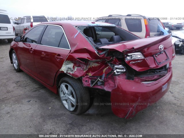 4T1BF1FK0CU556520 - 2012 TOYOTA CAMRY SE/LE/XLE 红色 照片 3