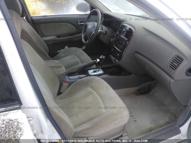 KMHWF35H03A868339 - 2003 HYUNDAI SONATA GLS/LX WHITE photo 5