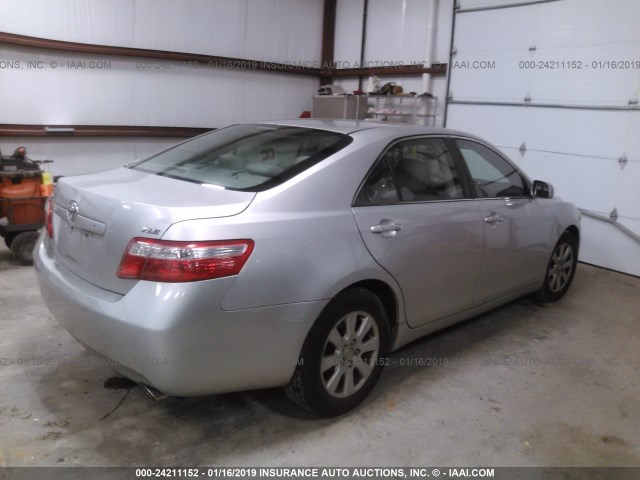 4T1BE46K28U244758 - 2008 TOYOTA CAMRY CE/LE/XLE/SE SILVER photo 4