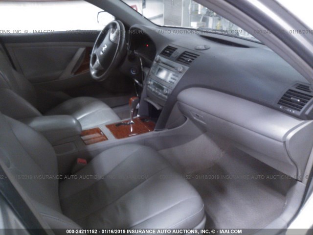 4T1BE46K28U244758 - 2008 TOYOTA CAMRY CE/LE/XLE/SE SILVER photo 5