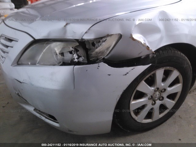 4T1BE46K28U244758 - 2008 TOYOTA CAMRY CE/LE/XLE/SE SILVER photo 6