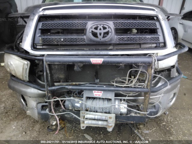 5TFDW5F18AX097499 - 2010 TOYOTA TUNDRA CREWMAX SR5 BROWN photo 10