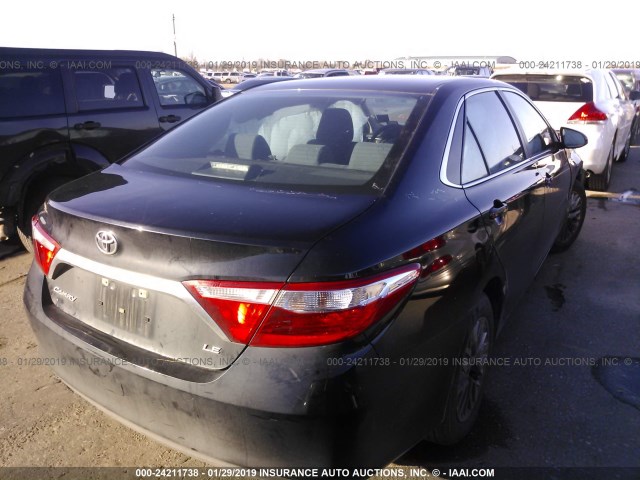 4T1BF1FK7GU235452 - 2016 TOYOTA CAMRY LE/XLE/SE/XSE BLACK photo 4