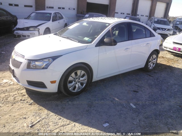 1G1PB5SG5E7150127 - 2014 CHEVROLET CRUZE LS WHITE photo 2