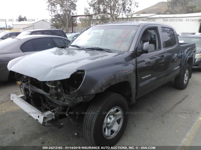 5TFJX4GN6BX005402 - 2011 TOYOTA TACOMA DOUBLE CAB GRAY photo 2