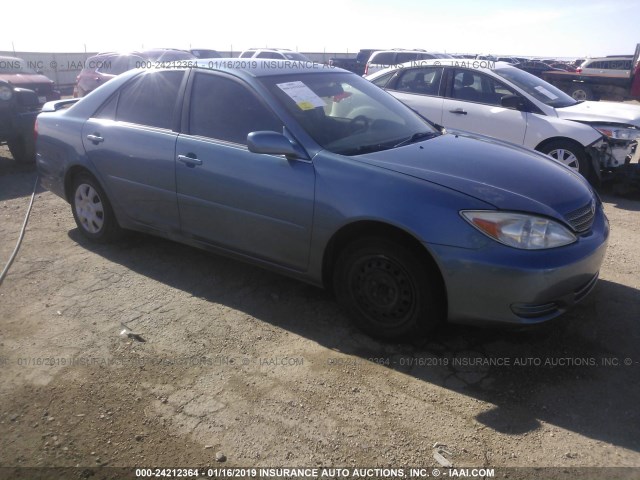 JTDBE32KX20009284 - 2002 TOYOTA CAMRY LE/XLE/SE BLUE photo 1