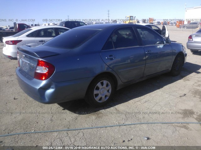 JTDBE32KX20009284 - 2002 TOYOTA CAMRY LE/XLE/SE BLUE photo 4