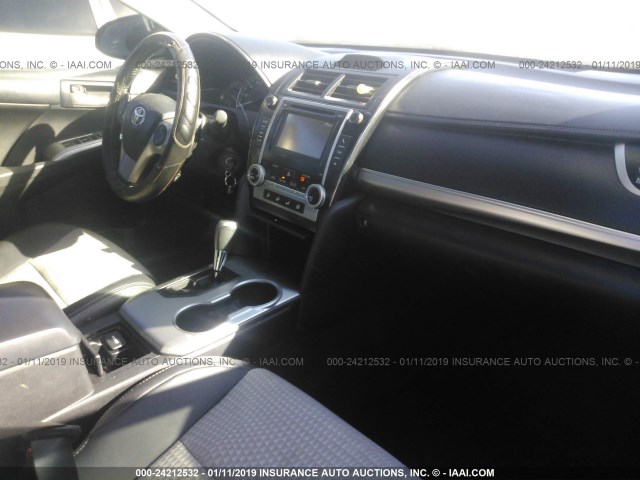 4T1BF1FK0EU302602 - 2014 TOYOTA CAMRY L/SE/LE/XLE 黑色 照片 5
