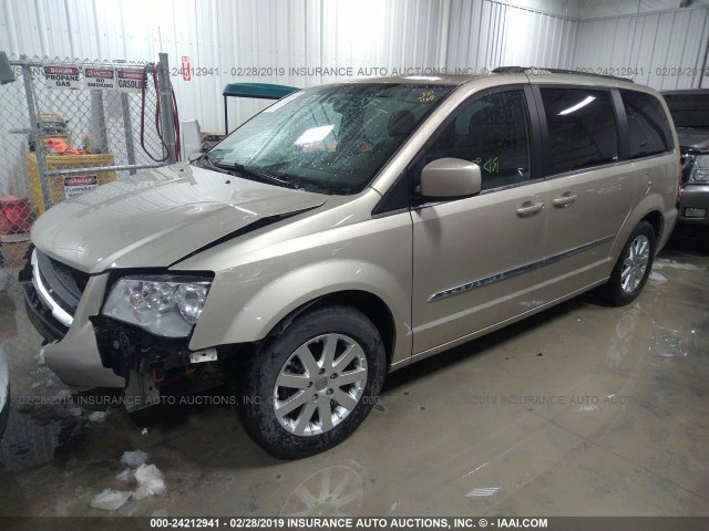 2C4RC1BGXFR562484 - 2015 CHRYSLER TOWN & COUNTRY TOURING GOLD photo 2