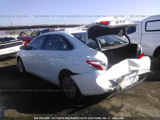 4T1BF1FK7FU931601 - 2015 TOYOTA CAMRY LE/XLE/SE/XSE თეთრი ფოტო 3