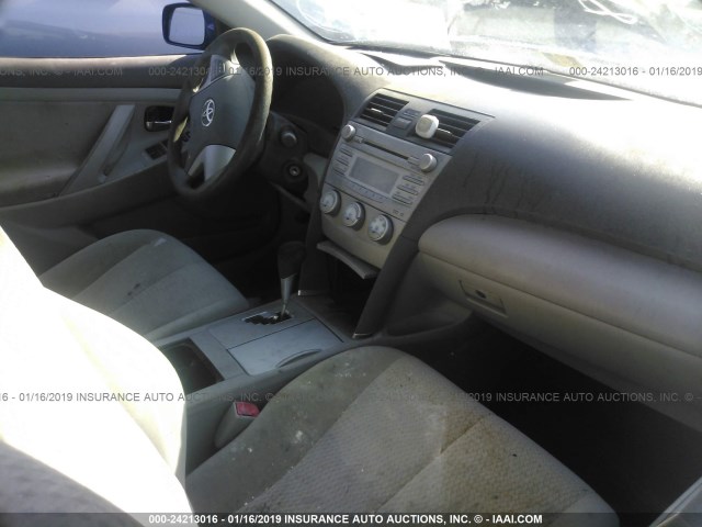 4T1BF3EKXBU662520 - 2011 TOYOTA CAMRY SE/LE/XLE 蓝色 照片 5