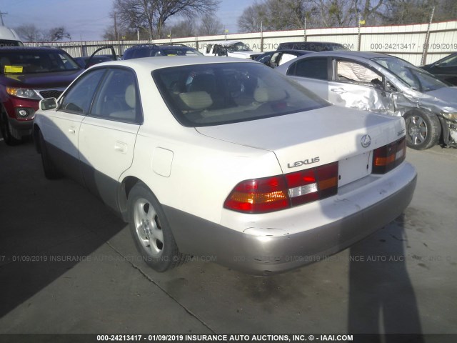 JT8BF28G6W0109431 - 1998 LEXUS ES WHITE photo 3