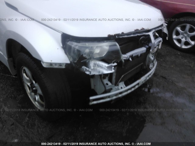 JS3TD941264103013 - 2006 SUZUKI GRAND VITARA  SILVER photo 6