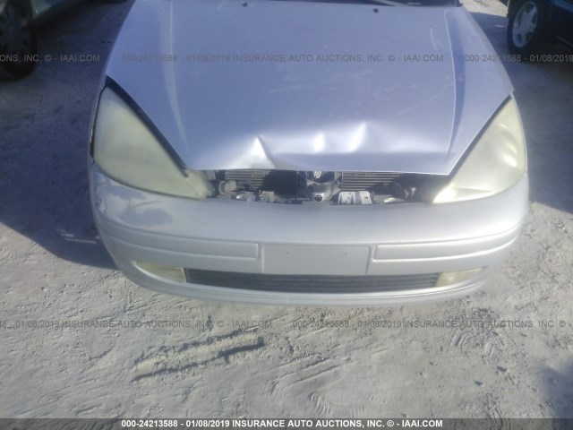 1FAFP34301W352334 - 2001 FORD FOCUS SE/SE SPORT SILVER photo 6