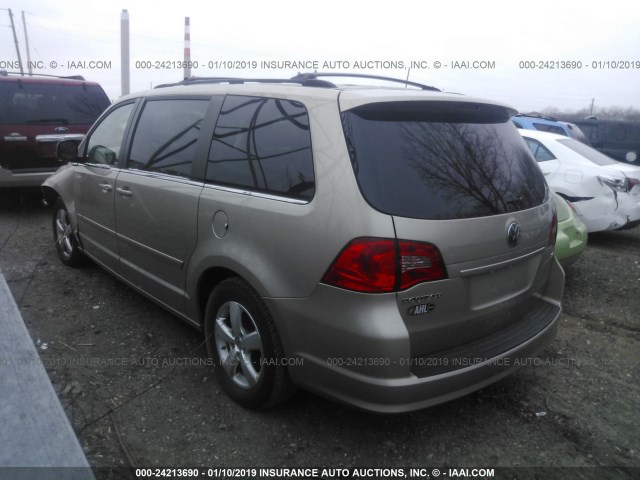 2V8HW34199R564081 - 2009 VOLKSWAGEN ROUTAN SE BEIGE photo 3