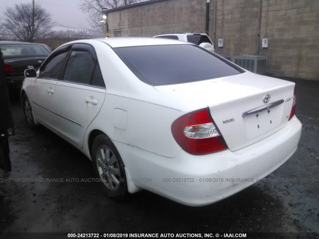 4T1BF32K53U054443 - 2003 TOYOTA CAMRY LE/XLE/SE WHITE photo 3