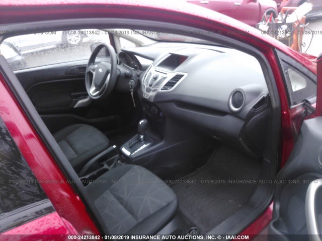 3FADP4BJ7BM119423 - 2011 FORD FIESTA SE RED photo 5