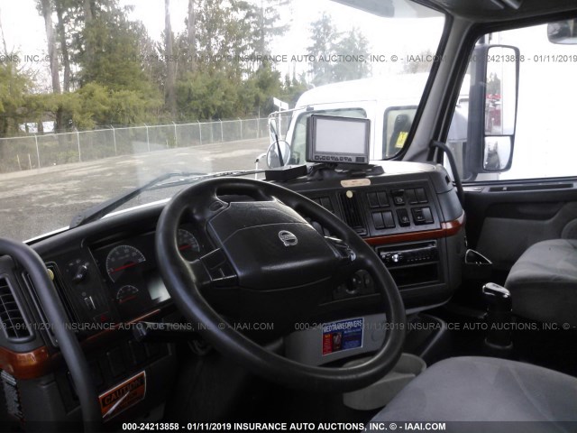 4V4M19GF27N466818 - 2007 VOLVO VNM M Unknown photo 5