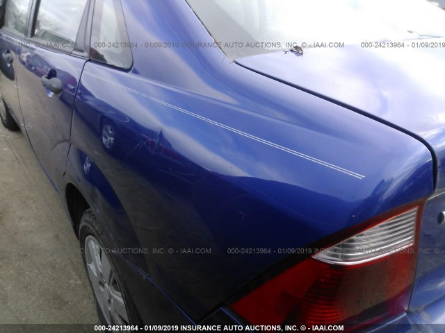 1FAFP34NX6W191029 - 2006 FORD FOCUS ZX4 BLUE photo 6