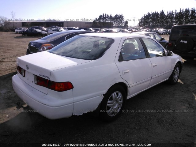 JT2BG22K2Y0463101 - 2000 TOYOTA CAMRY CE/LE/XLE WHITE photo 4