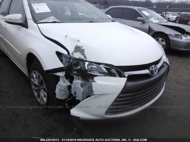 4T4BF1FK6FR486323 - 2015 TOYOTA CAMRY LE/XLE/SE/XSE 白色 照片 6