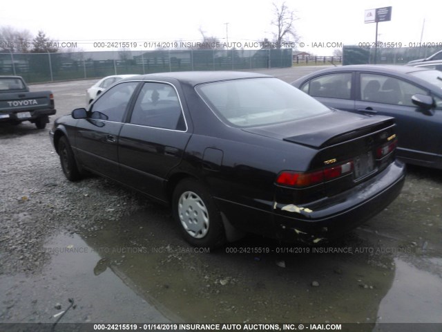 4T1BG22K1WU352323 - 1998 TOYOTA CAMRY CE/LE/XLE BLACK photo 3