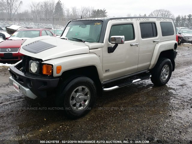 5GTEN13E588104719 - 2008 HUMMER H3 GRAY photo 2