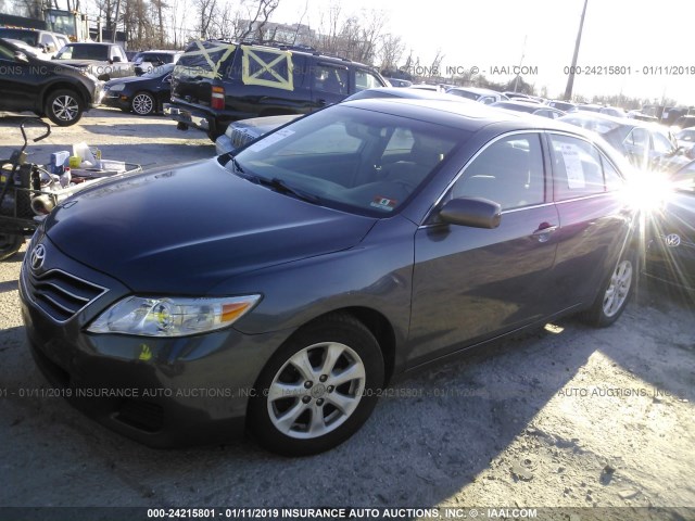 4T1BF3EK0BU655012 - 2011 TOYOTA CAMRY SE/LE/XLE 灰色 照片 2