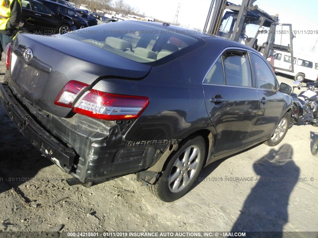 4T1BF3EK0BU655012 - 2011 TOYOTA CAMRY SE/LE/XLE 灰色 照片 4