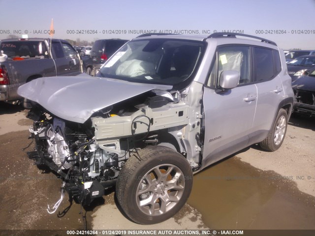 ZACCJABB5JPJ20352 - 2018 JEEP RENEGADE LATITUDE SILVER photo 2