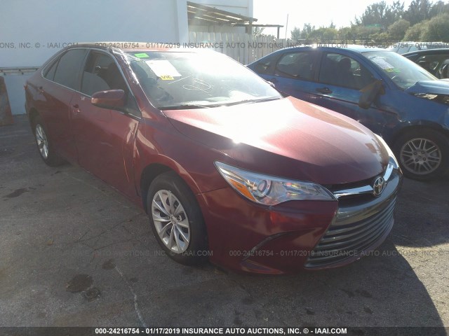 4T1BF1FK2FU884039 - 2015 TOYOTA CAMRY LE/XLE/SE/XSE BURGUNDY photo 1