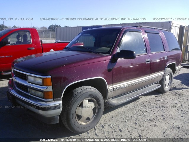 1GNEK13R6WJ355930 - 1998 CHEVROLET TAHOE K1500 BURGUNDY photo 2