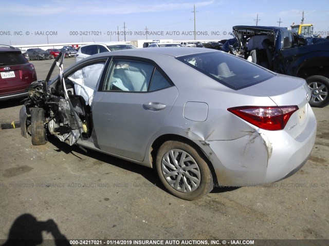 5YFBURHEXHP686924 - 2017 TOYOTA COROLLA L/LE/XLE/SE/XSE SILVER photo 3