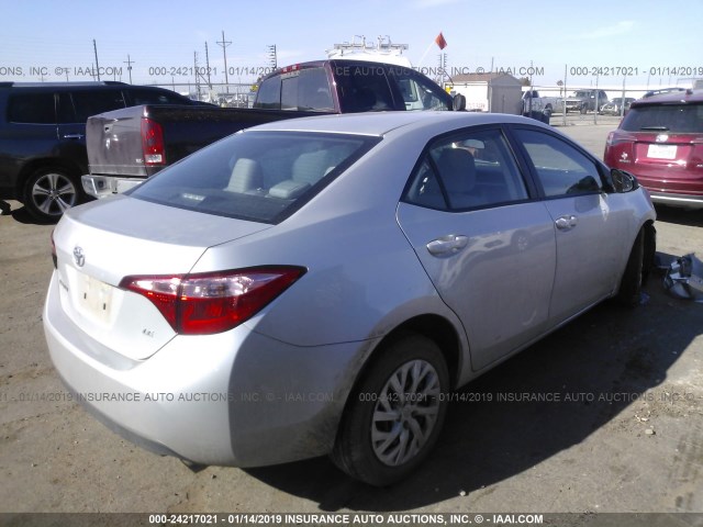 5YFBURHEXHP686924 - 2017 TOYOTA COROLLA L/LE/XLE/SE/XSE SILVER photo 4