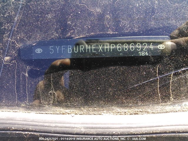 5YFBURHEXHP686924 - 2017 TOYOTA COROLLA L/LE/XLE/SE/XSE SILVER photo 9