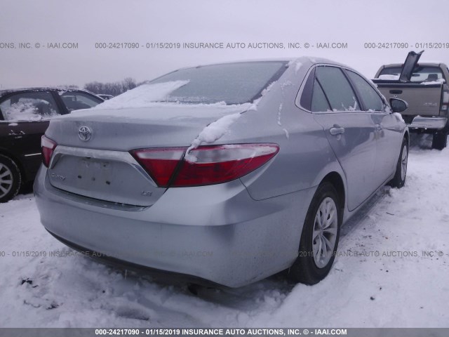 4T4BF1FK4GR575292 - 2016 TOYOTA CAMRY LE/XLE/SE/XSE 银色 照片 4