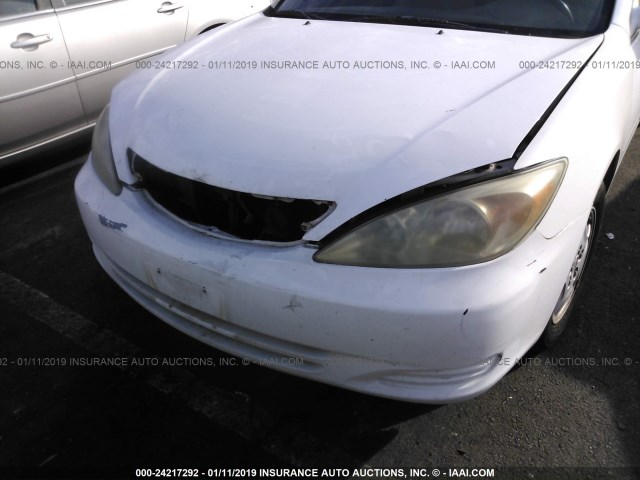 4T1BF32K82U015487 - 2002 TOYOTA CAMRY LE/XLE/SE WHITE photo 6