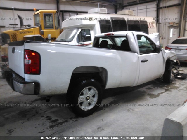 1GCEC14X58Z172512 - 2008 CHEVROLET SILVERADO C1500 WHITE photo 4