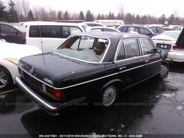 WDBAB23A2DB371488 - 1983 MERCEDES-BENZ 240 D BLACK photo 4