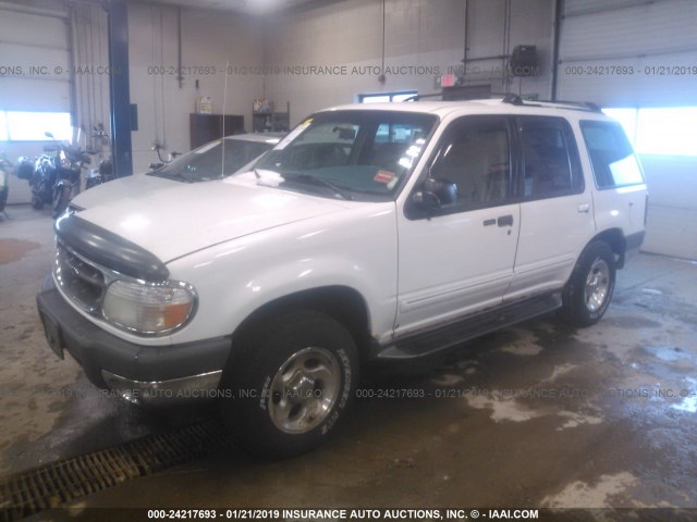 1FMZU73X1YZB39697 - 2000 FORD EXPLORER XLT WHITE photo 2