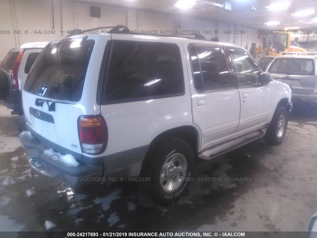 1FMZU73X1YZB39697 - 2000 FORD EXPLORER XLT WHITE photo 4