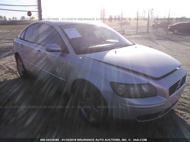 YV1MH682752095648 - 2005 VOLVO S40 T5 SILVER photo 1