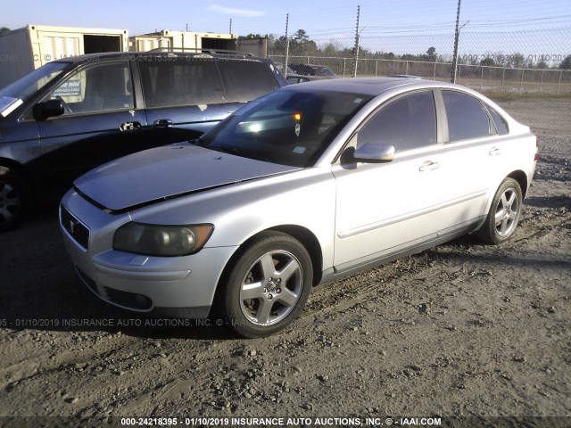 YV1MH682752095648 - 2005 VOLVO S40 T5 SILVER photo 2