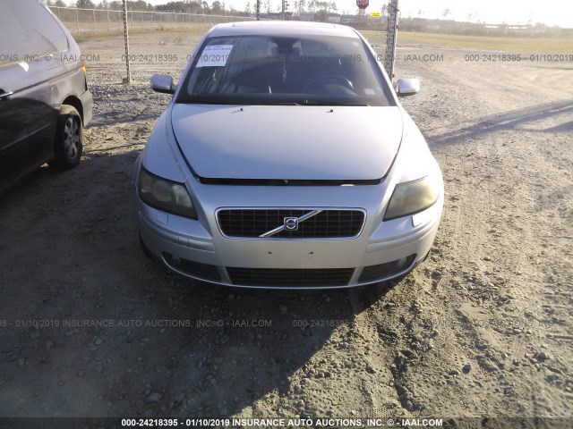 YV1MH682752095648 - 2005 VOLVO S40 T5 SILVER photo 6