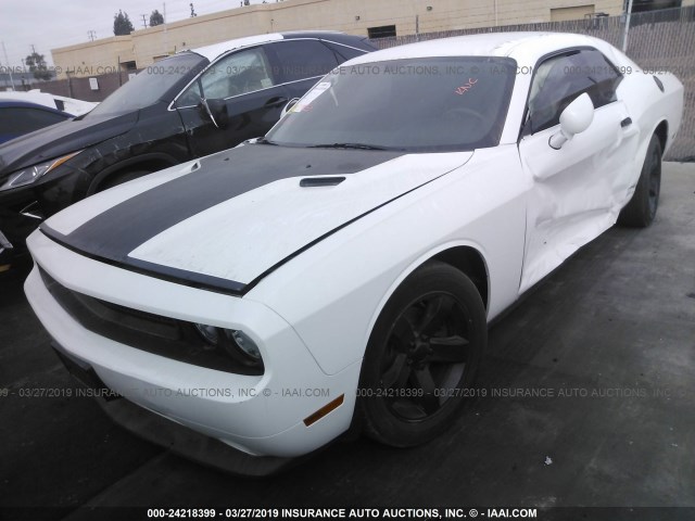 2C3CDYAG3EH313255 - 2014 DODGE CHALLENGER SXT WHITE photo 2